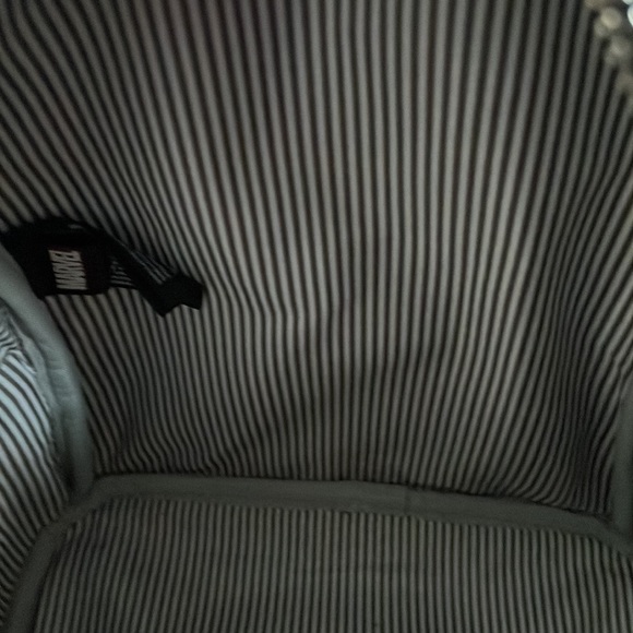 Marvel Loungefly medium sized backpack - Picture 6 of 6